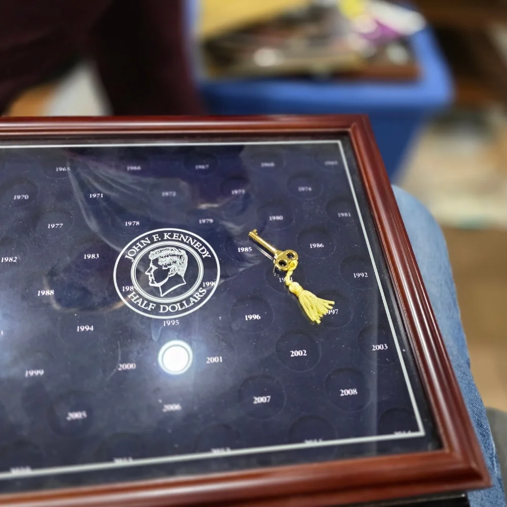John F Kennedy Half Dollar Coin Collection Display Case Frame Holder Vintage Woo